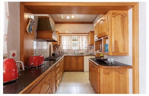 Newlands House | Kirstenbosch Gardens Retreat Room 3