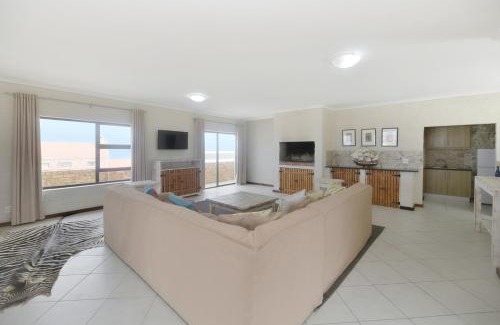 L'Agulhas House | Kitta In Struisbaai