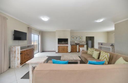 L'Agulhas House | Kitta In Struisbaai