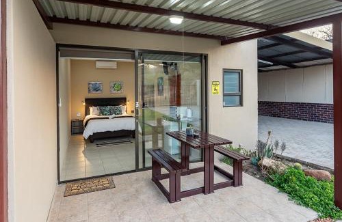 White River House | Kiyala Guest Farm