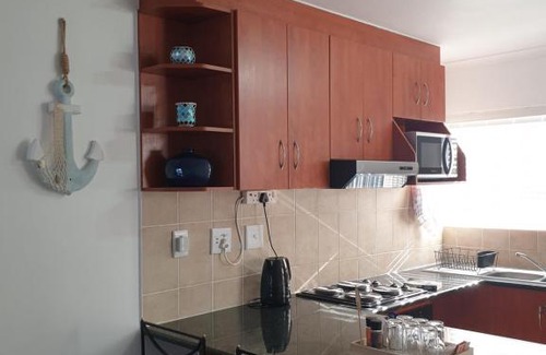 Gordons Bay Central Apartment | La Bella Blů