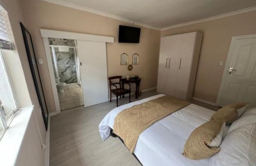 Eikenbosch House | La Vida guest house