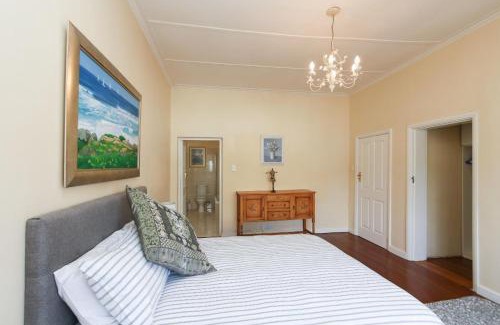 Plumstead Villa | Lavender Guest Cottage