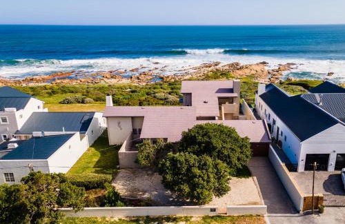 Sandbaai House | Lawaaiwaters