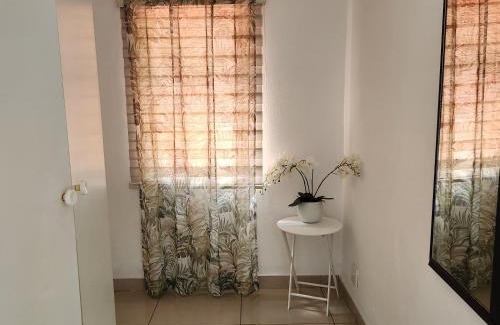 Kosmos House | Le Bamboo Guest House And Boat Cruise