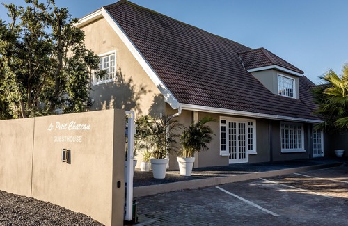 Durbanville Hotel | Le Petit Chateau Guest House