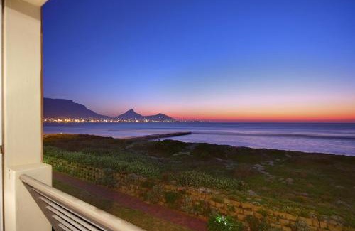 Lagoon Beach Apartment | Leisure Bay 207 by Host Agents