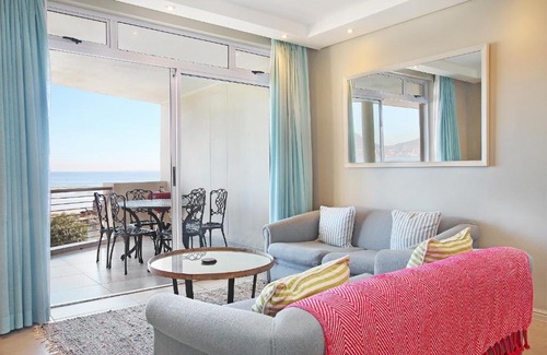 Lagoon Beach Apartment | Leisure Bay 214