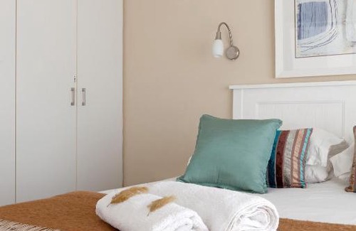 Lagoon Beach Apartment | Leisure Bay 225 by CTHA