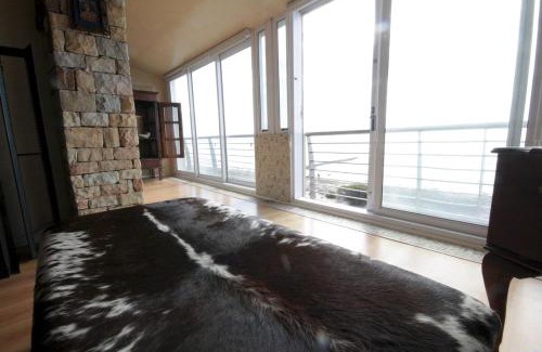 Lagoon Beach Apartment | Leisure Bay 306 by CTHA