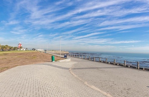 Mouille Point Apartment | Little Gem On The Promenade
