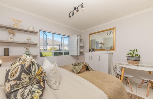 Mouille Point Apartment | Little Gem On The Promenade