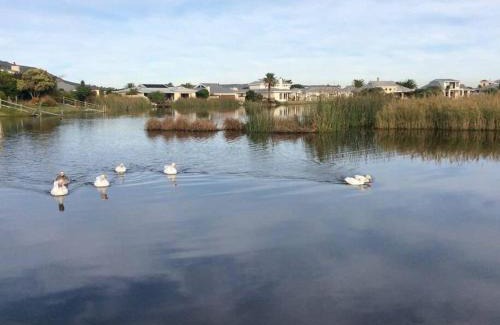 Noordhoek Apartment | Little Lake Haven