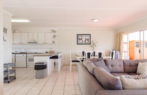 Ballito Apartment | Long Island 11 - FAMILY ONLY