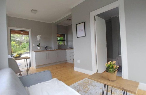Knysna Apartment | Lovely 1-bedroom unit in beautiful Knysna Heights