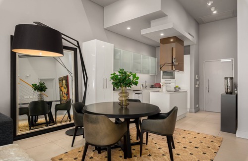 Mouille Point Apartment | Lux Elegance in Heart of Mouille Point