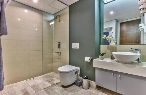 Victoria and Alfred Waterfront Apartment | Luxury 1 Bedroom apartment in Canal Quays