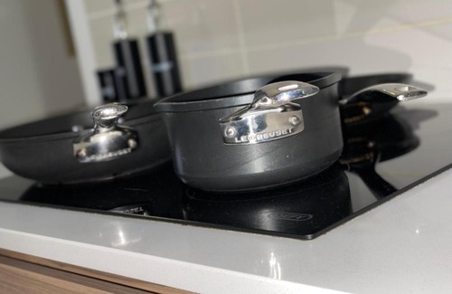 Greater Johannesburg Metropolitan Area Apartment | Luxury 2 Bedroom Apartment in Waterfall
