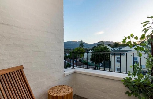 Wynberg Apartment | Luxury Accomodation at the Alphen Glen