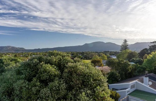 Wynberg Apartment | Luxury Accomodation at the Alphen Glen
