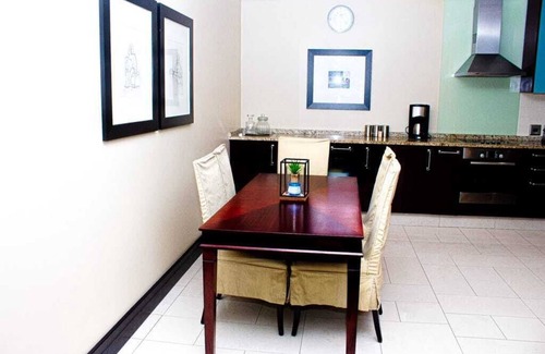 Sandown Hotel | Luxury apartment in Raphael penthouse suite