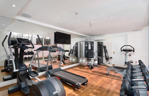 Three Anchor Bay Apartment | Luxury Cape Town Apartment (2 Bedroom)