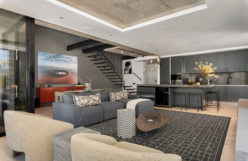 Cape Town City Centre Apartment | Luxury De Waterkant Apartment with Private Hot Tub