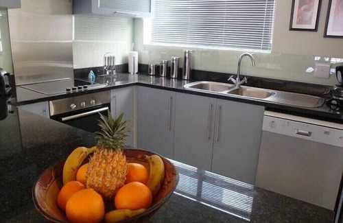 Cape Town City Centre Apartment | Luxury designer apartment in the heart of Cape Town, 3 mountain view, free wifi
