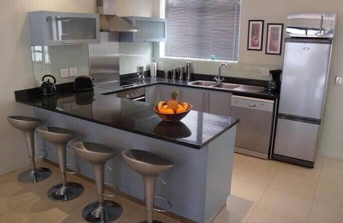 Cape Town City Centre Apartment | Luxury designer apartment in the heart of Cape Town, 3 mountain view, free wifi
