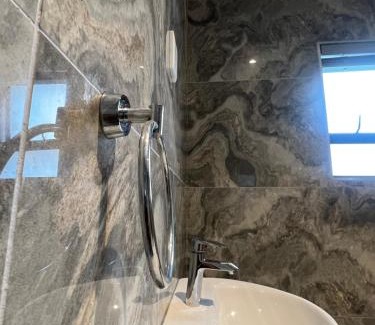 Bloubergstrand Apartment | Luxury Ensuite Bachelor Pad with Separate Entrance & Gate - Maximum Privacy Guaranteed!