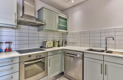 Victoria and Alfred Waterfront Apartment | Luxury three Bedroom Apartment - fully furnished and equipped