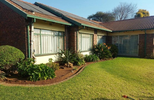 Middelburg Villa | Madimetja' Villa Hospitality