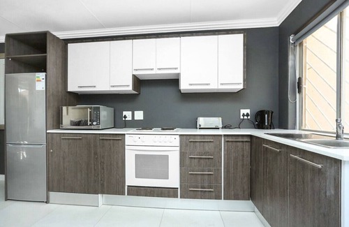 Sandown Apartment | Madison Palms Sandton Apartment