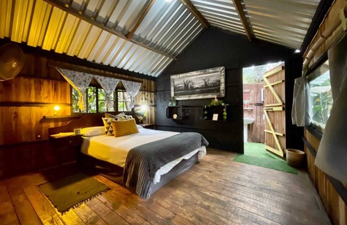 Umzumbe Hostel | Mantis and Moon Backpacker Lodge