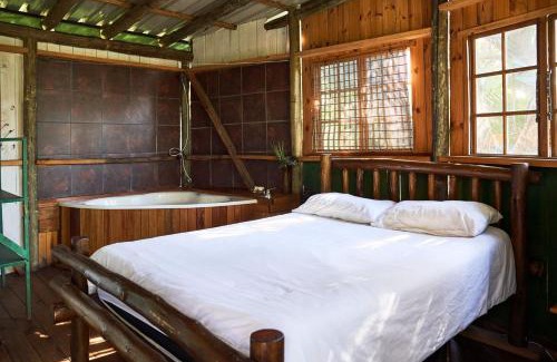 Umzumbe Hostel | Mantis and Moon Surf Paradise & Adventure Lodge