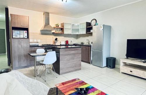 Century City Apartment | Mayfair apartment in century city near canal walk mall