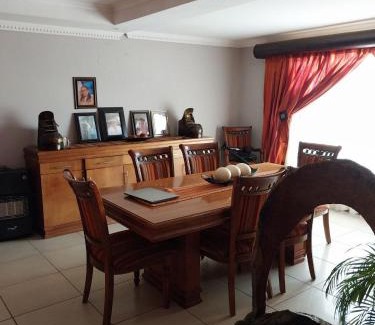 Bloemfontein House | Mbele's home stay