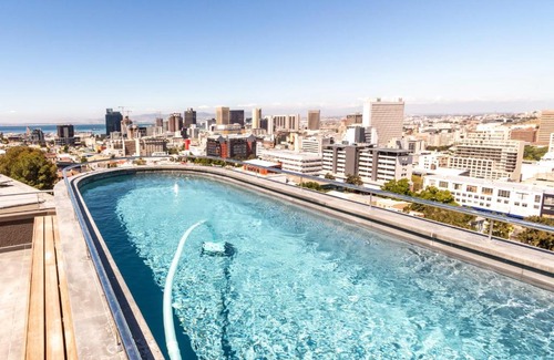 Bo'Kaap Apartment | Modern 2 Bed Apartment in Bo-Kaap with Table Mountain Views