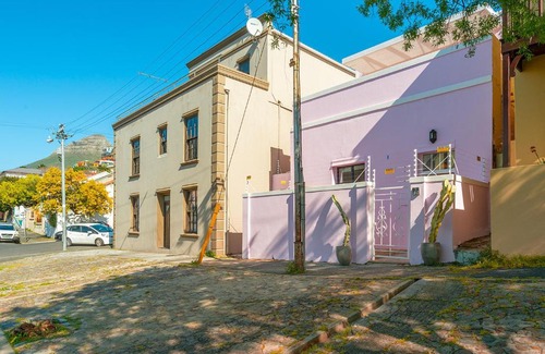 Bo'Kaap Apartment | Modern Oasis in Bokaap