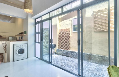 Bo'Kaap Apartment | Modern Oasis in Bokaap
