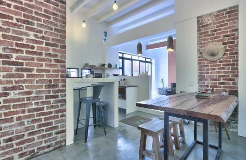 Bo'Kaap Apartment | Modern Oasis in Bokaap