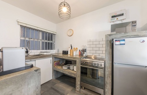Sea Point Apartment | Modern Space Footsteps from Sea Point Promenade