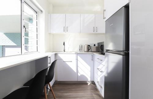 Sea Point Apartment | Modern & stylish apartment