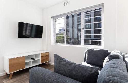 Sea Point Apartment | Modern & stylish apartment