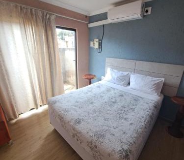 Kareeberg Apartment | Monarch Guest House