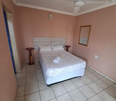 Kareeberg Apartment | Monarch Guest House