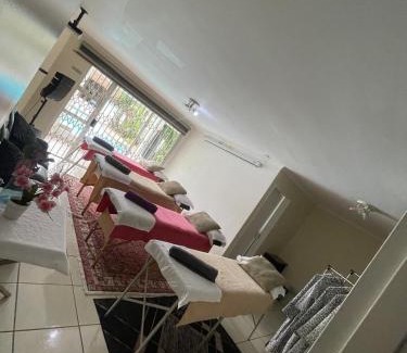 Greater Johannesburg Metropolitan Area House | Mondeor holiday Home