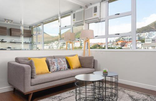 Three Anchor Bay Apartment | Montclair Apartments