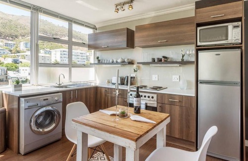 Three Anchor Bay Apartment | Montclaire 60D