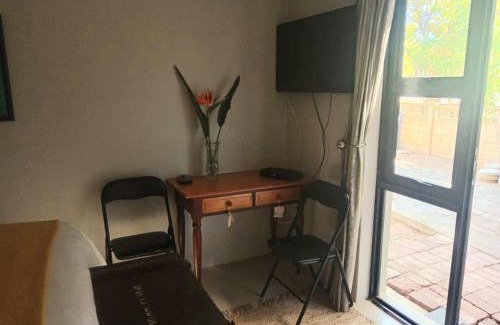 Oudtshoorn Apartment | Mossienes Cottage